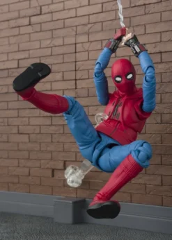 Bandai S.H.Figuarts Spider-Man: Homecoming Spider-Man Homemade Suit Ver. W/ Tamashii Option Act Wall